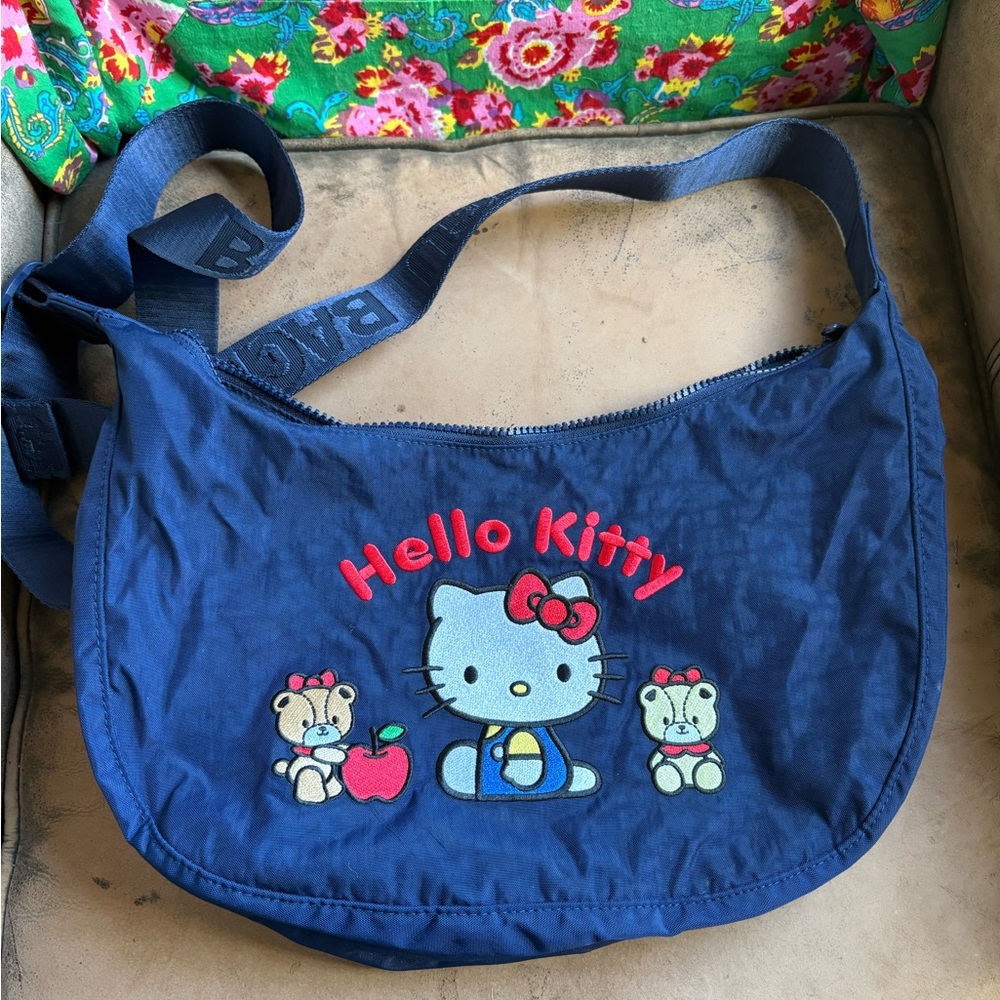 Baggu X Hello Kitty Medium crescent